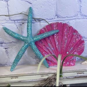 2 Hand Painted REAL STARFISH SEA STAR & GREAT QUEEN SCALLOP SEASHELL ORNAMENTS